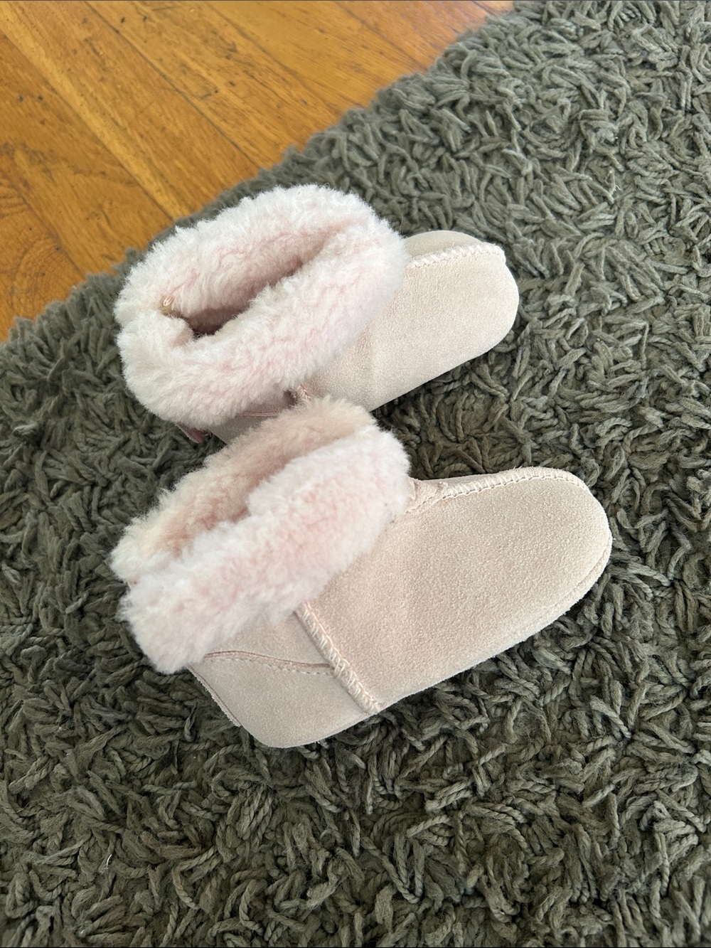 UGG Lassen Pink infant Suede Sheepskin Booties Boots Size 2/3